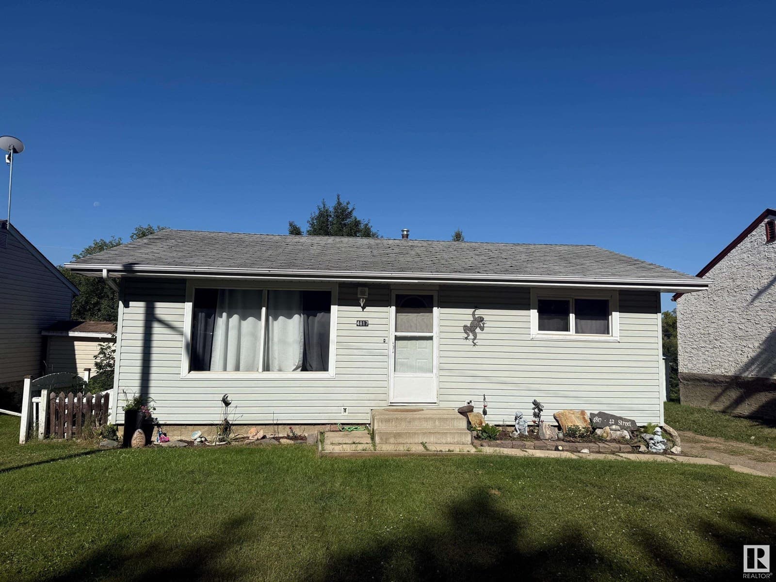 4817 42 ST