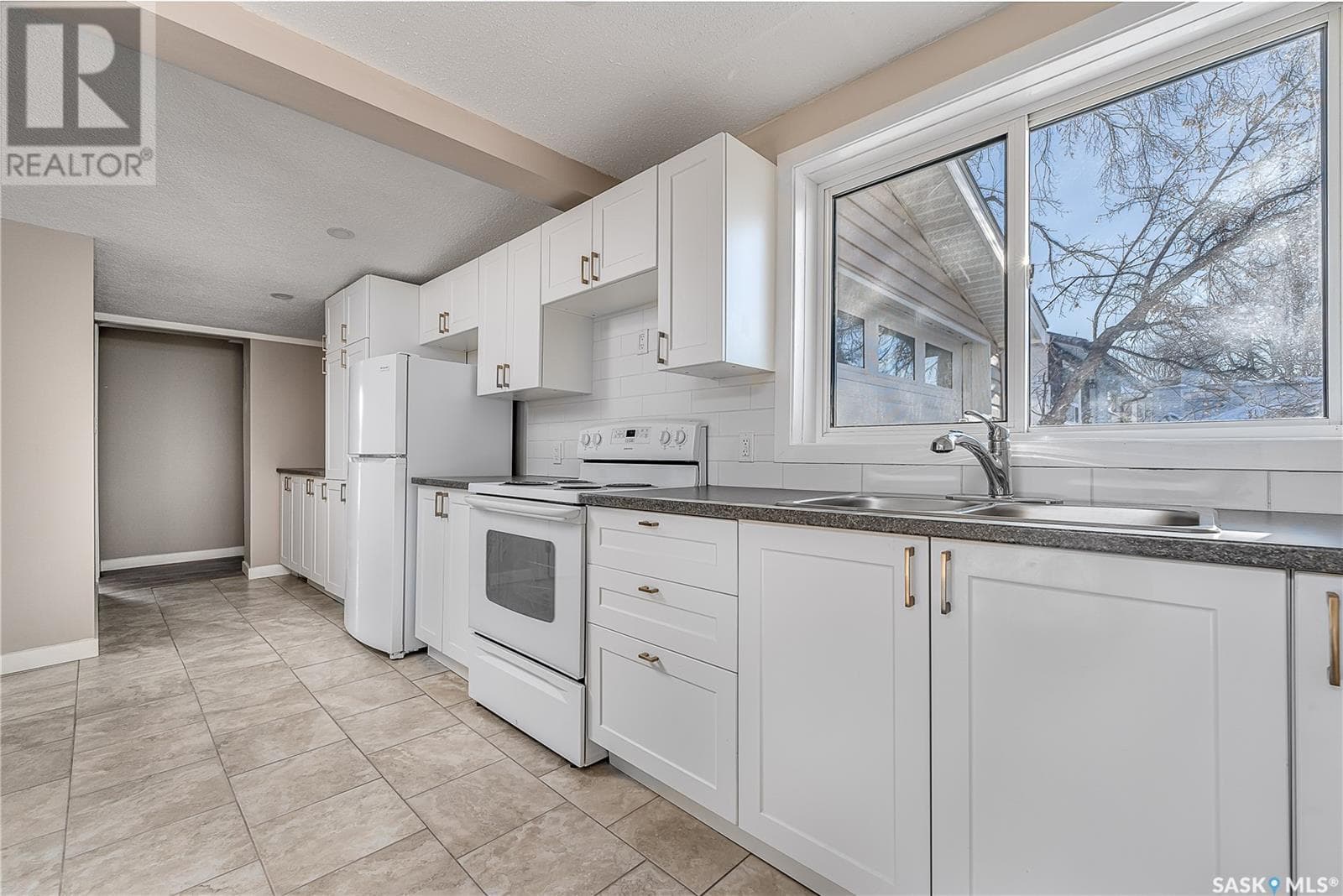 1317 Connaught AVENUE — photo 4