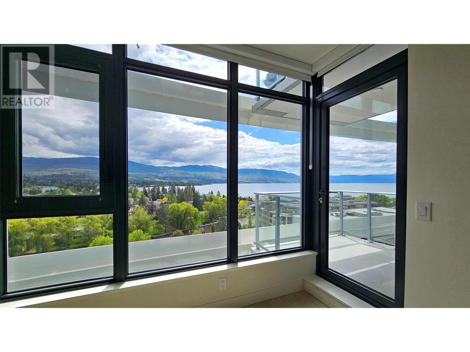 3699 Capozzi Road Unit# 1105 photo 3
