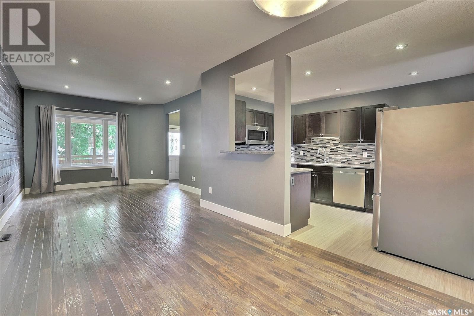 2248 Halifax STREET — photo 2