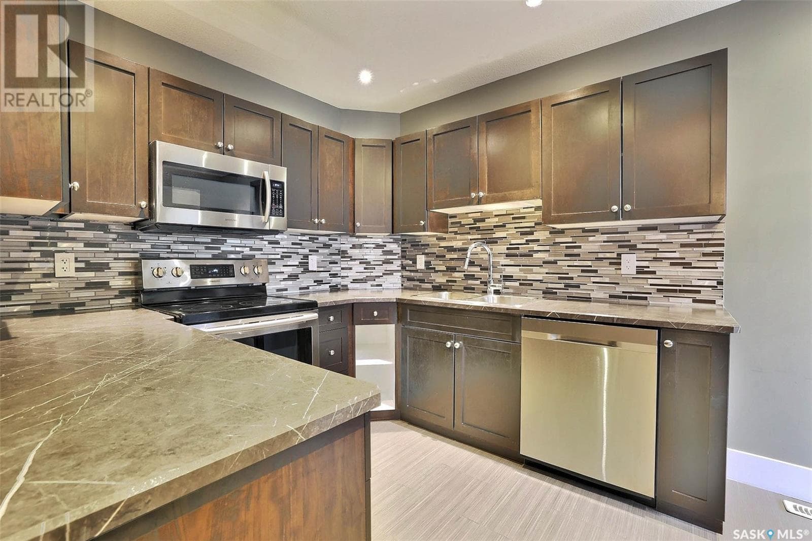 2248 Halifax STREET — photo 5