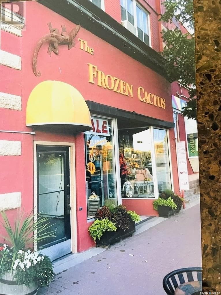37 Broadway STREET E