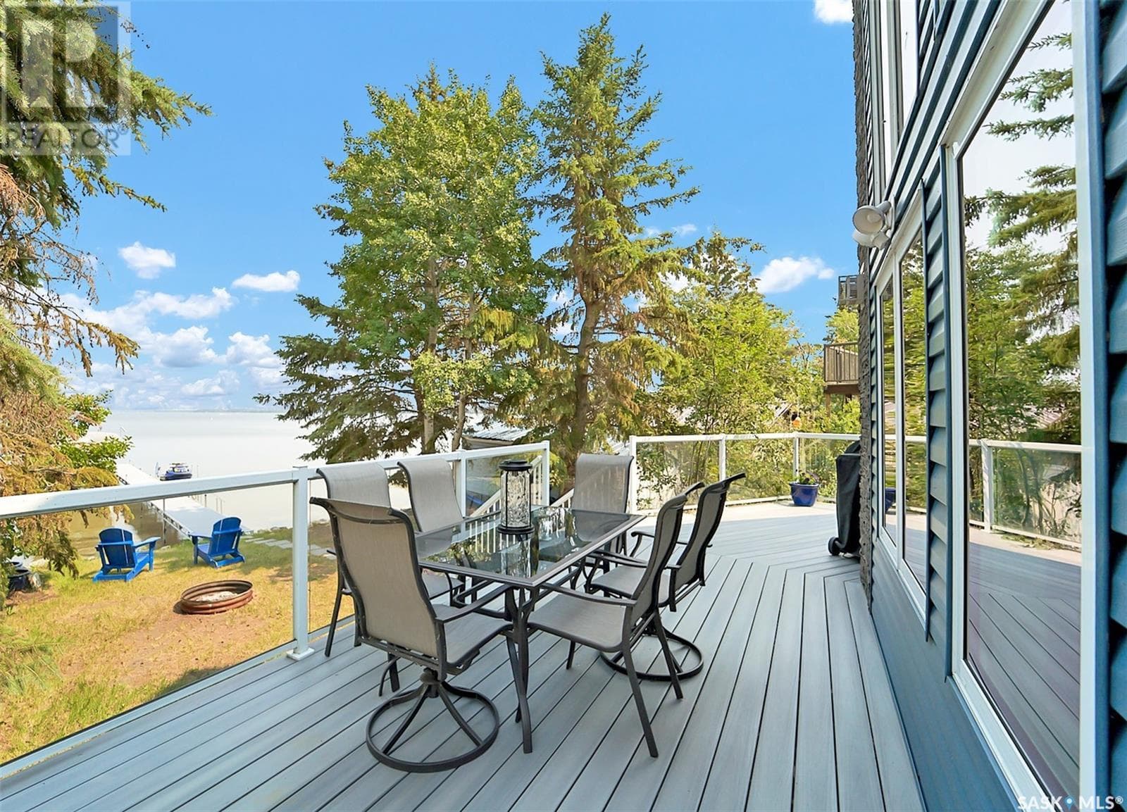 217 Beach AVENUE photo 5
