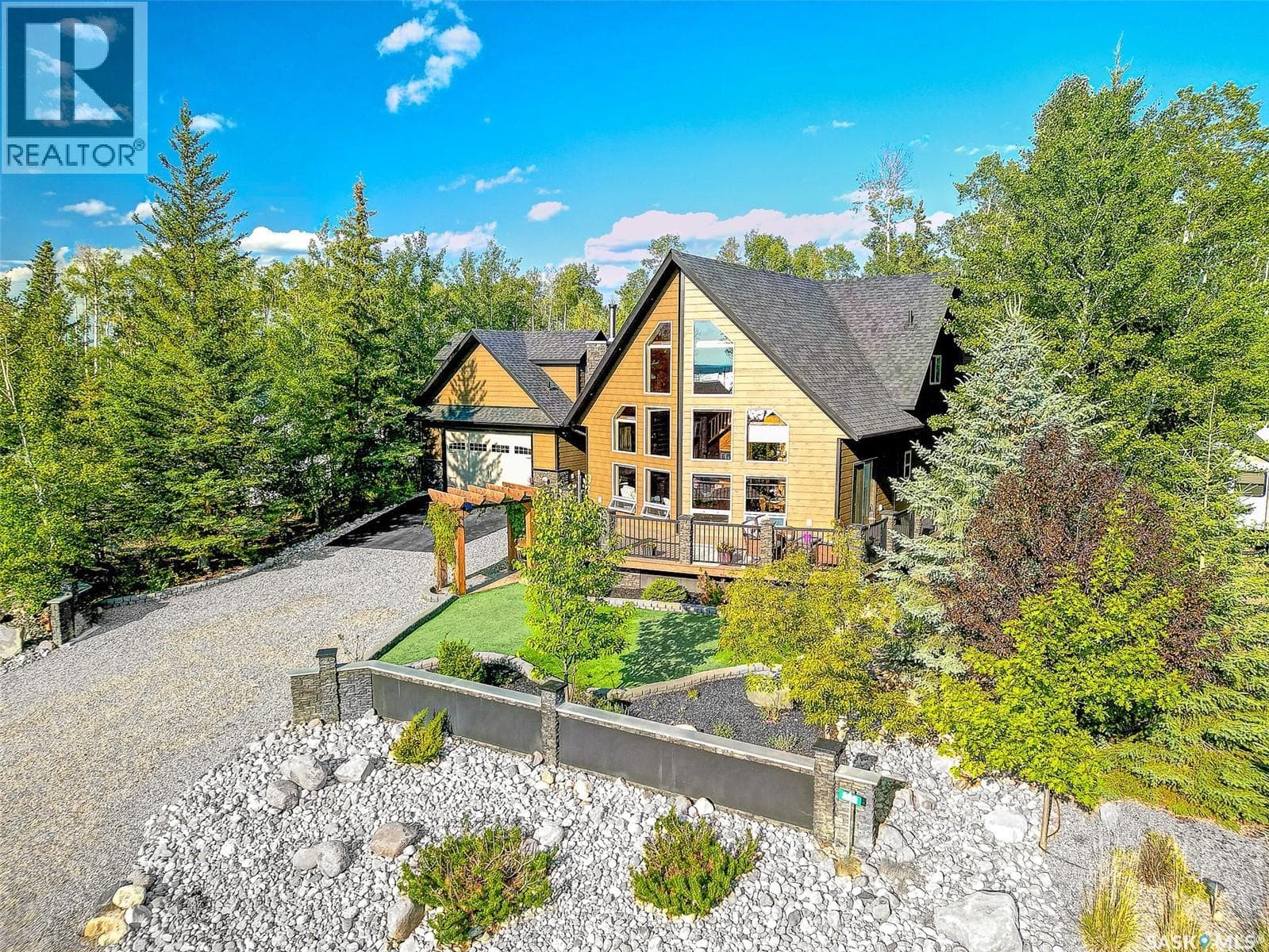605 Cedar CLOSE