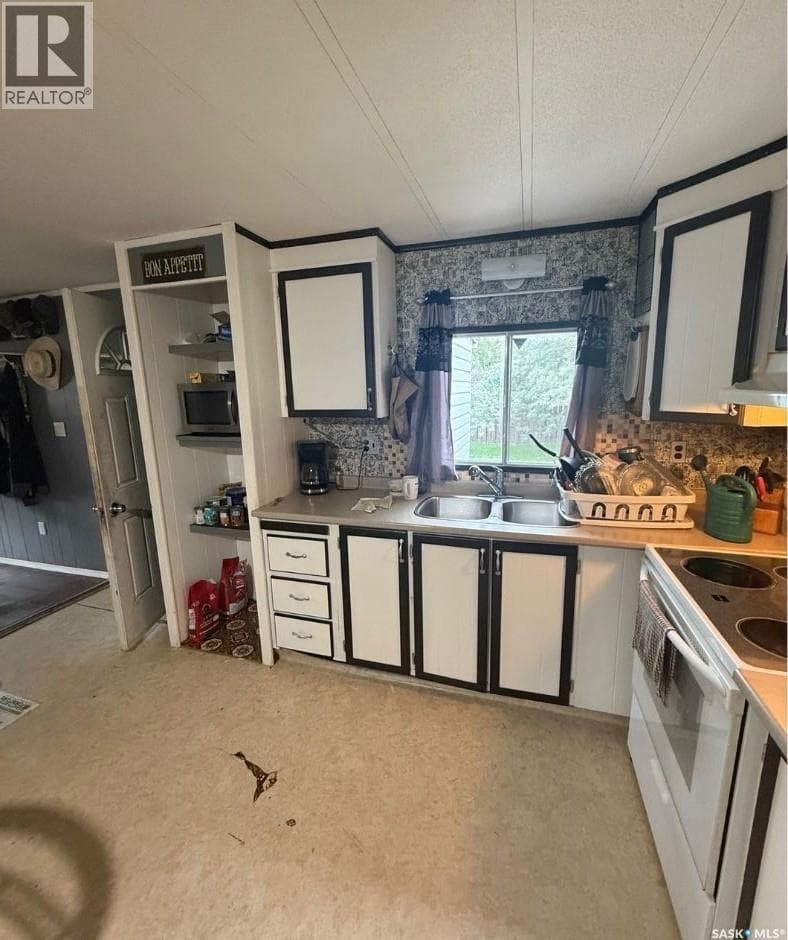 251 30th STREET W photo 3