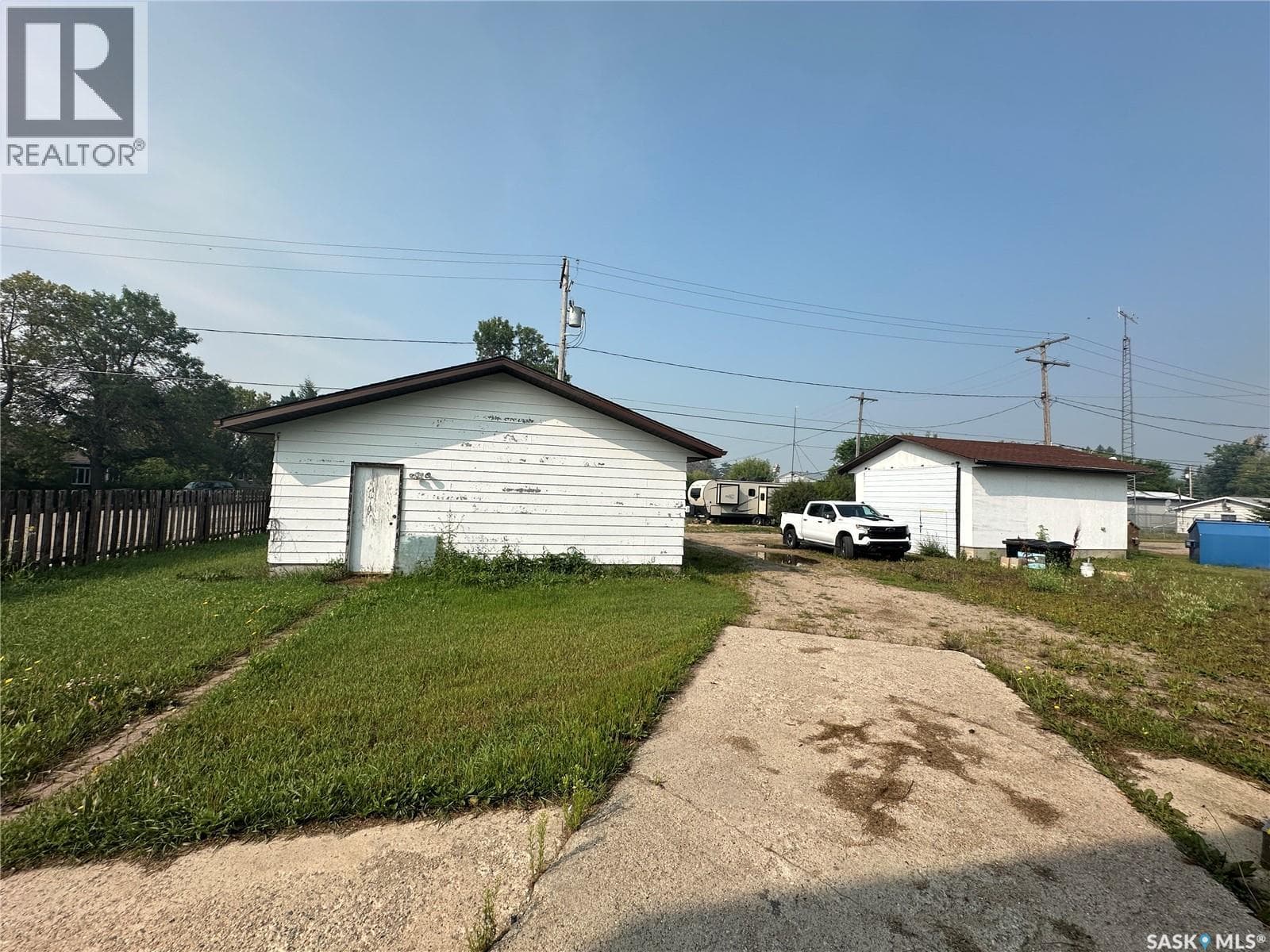 331 Railway AVENUE — photo 3