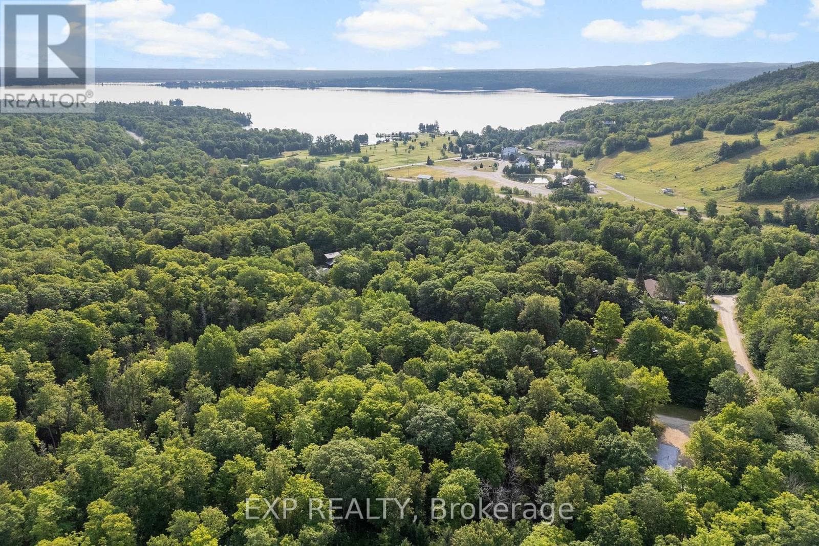 001 CRESTVIEW DRIVE photo 3