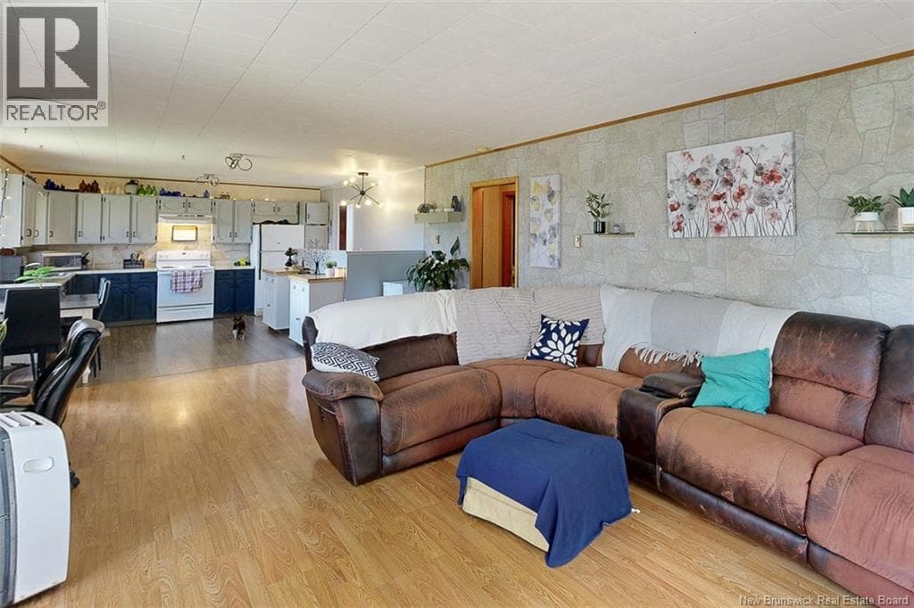 34 Stacey Road photo 4