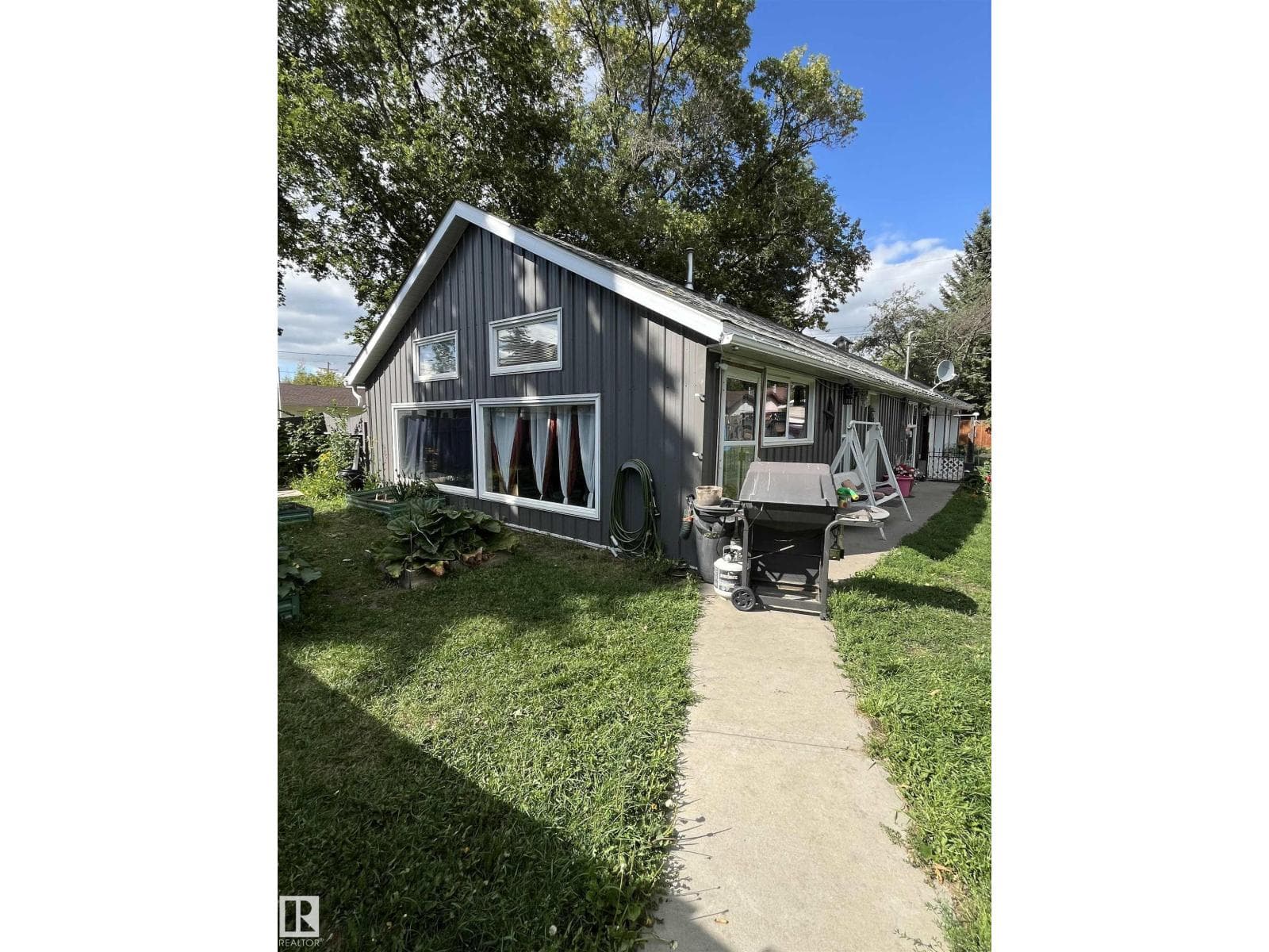5212 52 AV — photo 2