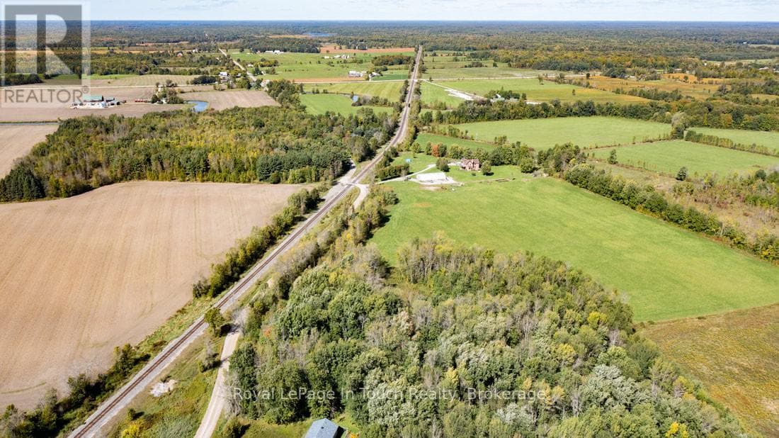 1561 LOVERING LINE photo 3