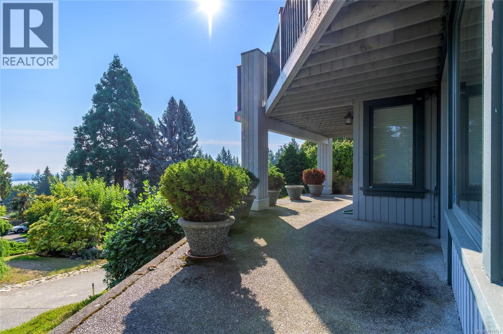 8742 Pender Park Dr photo 4