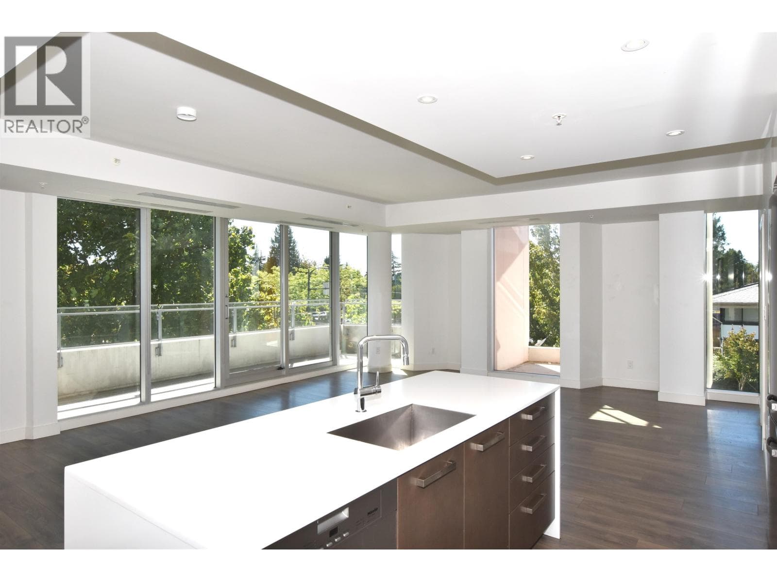307 5688 WILLOW STREET photo 5