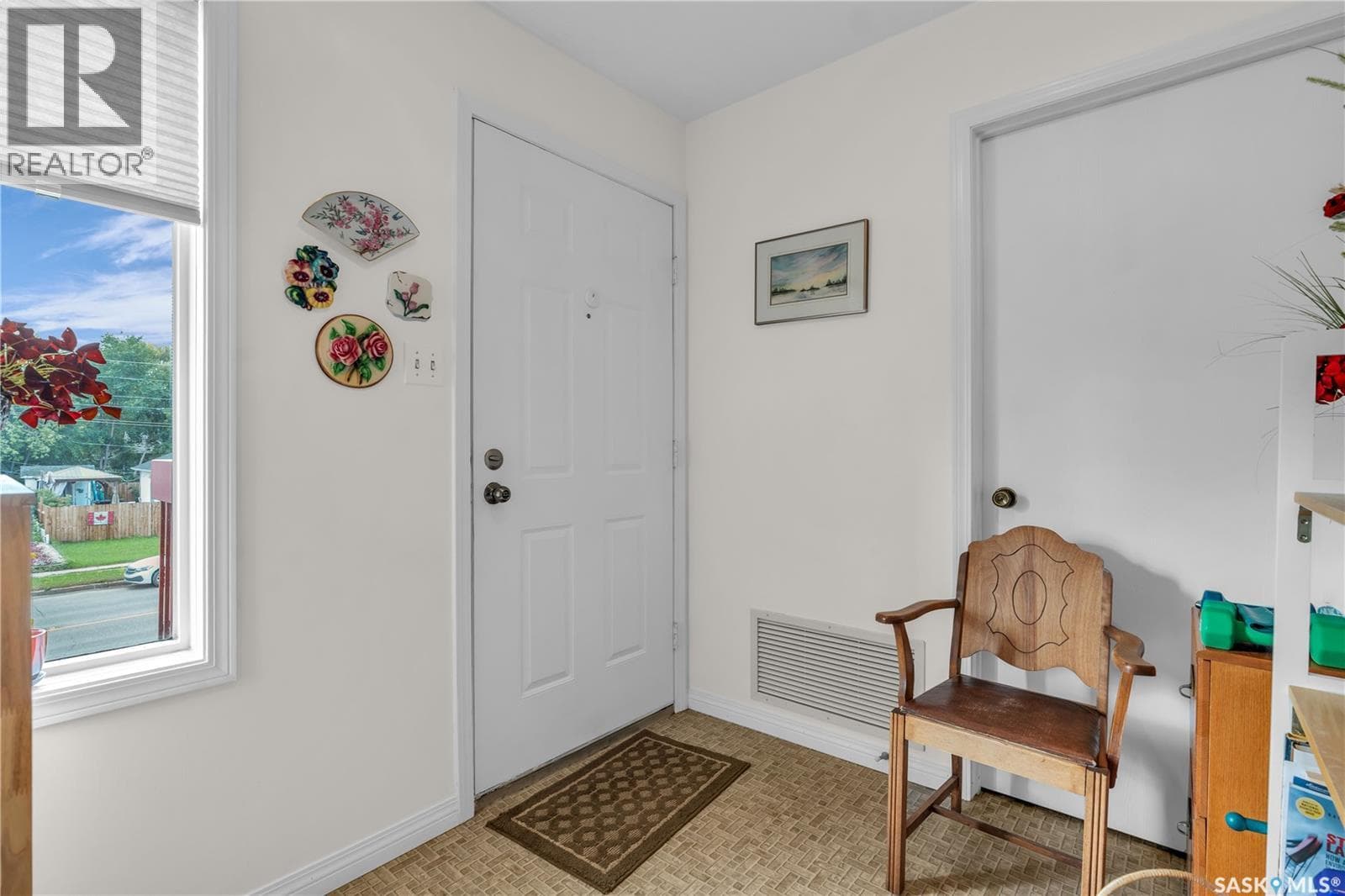 A2 532 River STREET E — photo 2