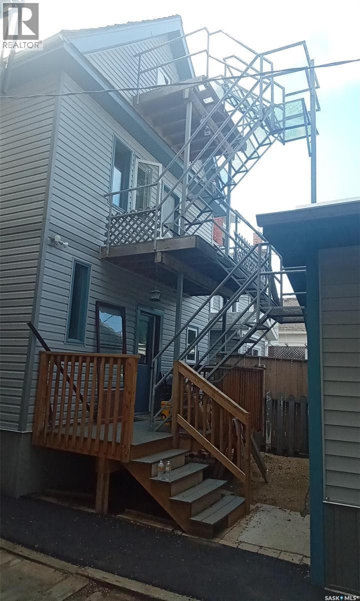 2230 Retallack STREET — photo 4