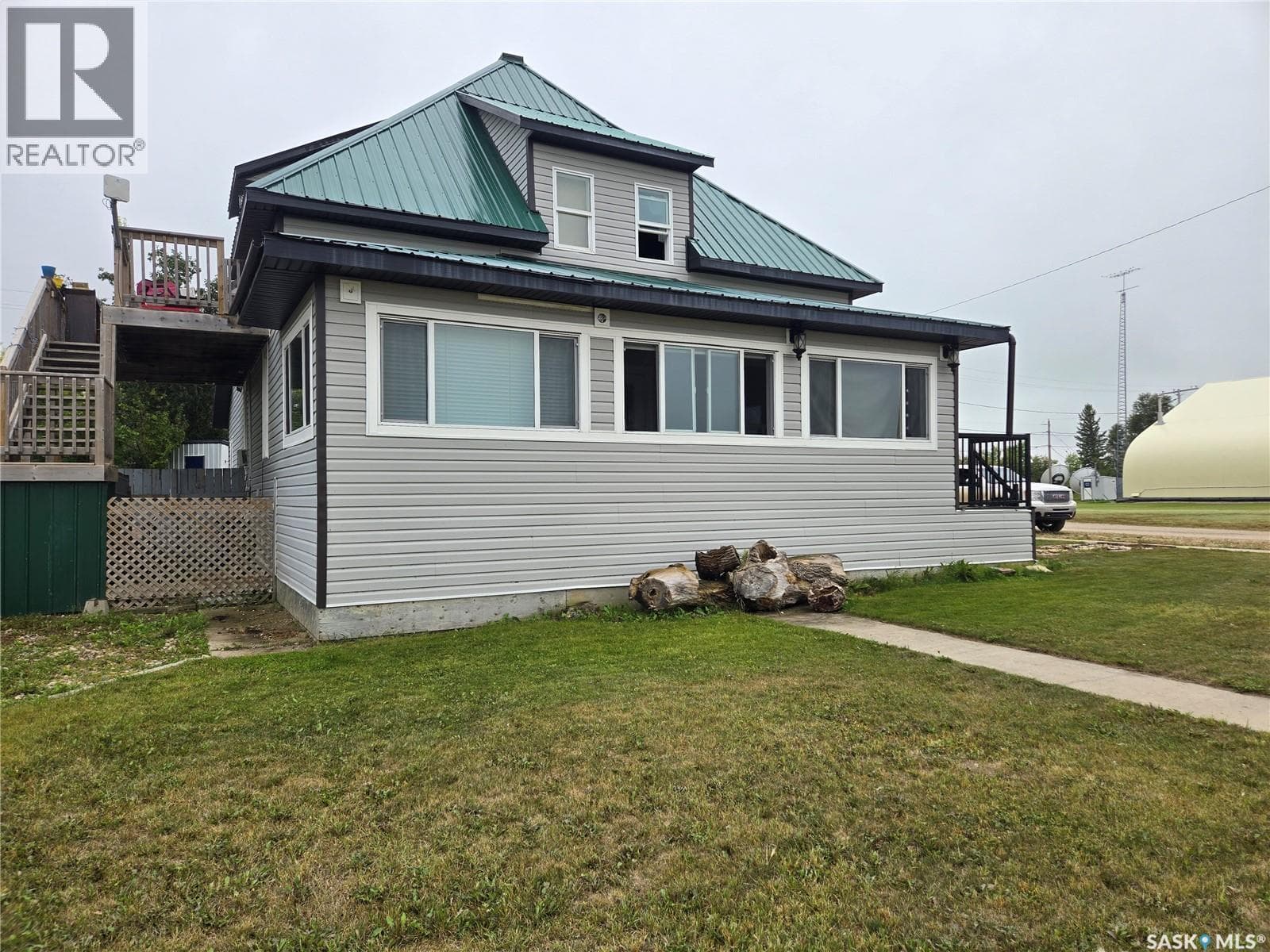 4 bed 3 bath single family at 707 Railway AVENUE — $149,000