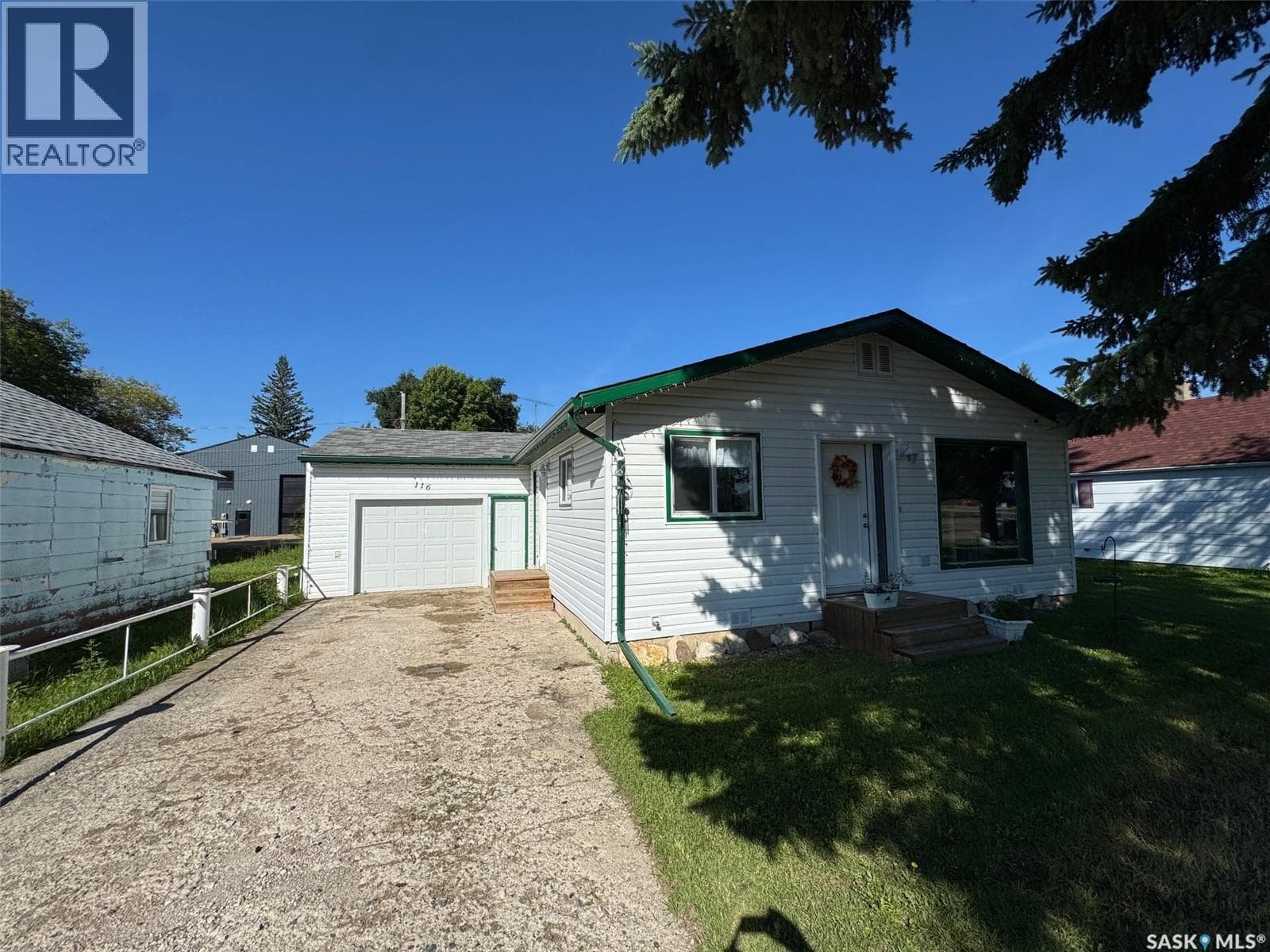 3 bed 1 bath single family at 116 Elizabeth AVENUE — $108,000