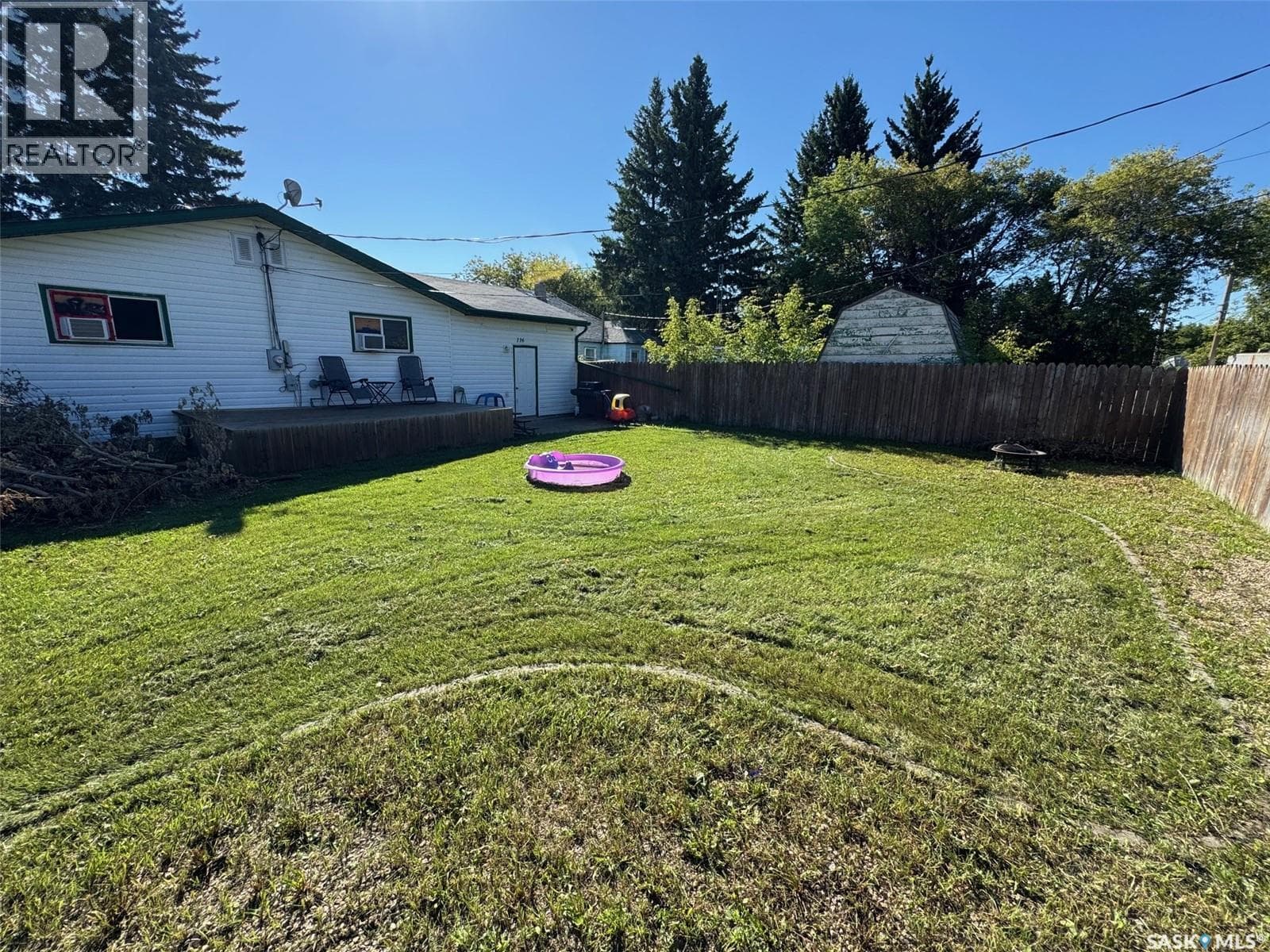 116 Elizabeth AVENUE photo 4