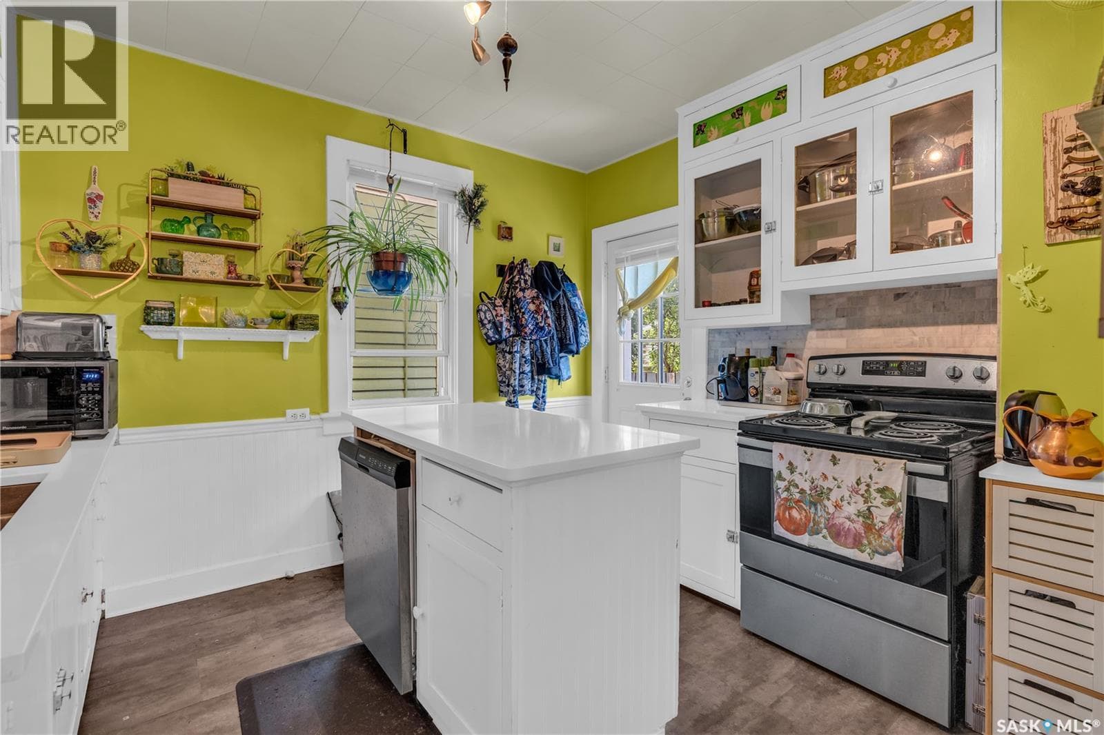 2152 Rae STREET photo 3