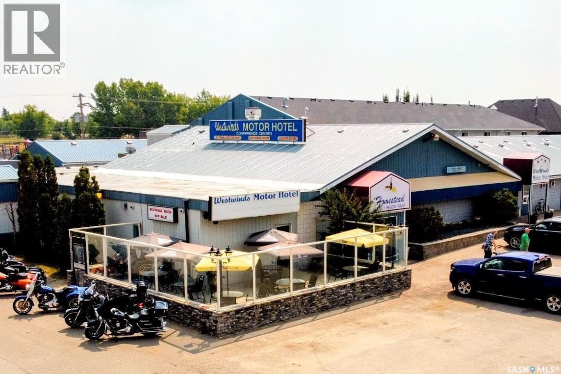 902 MAIN STREET