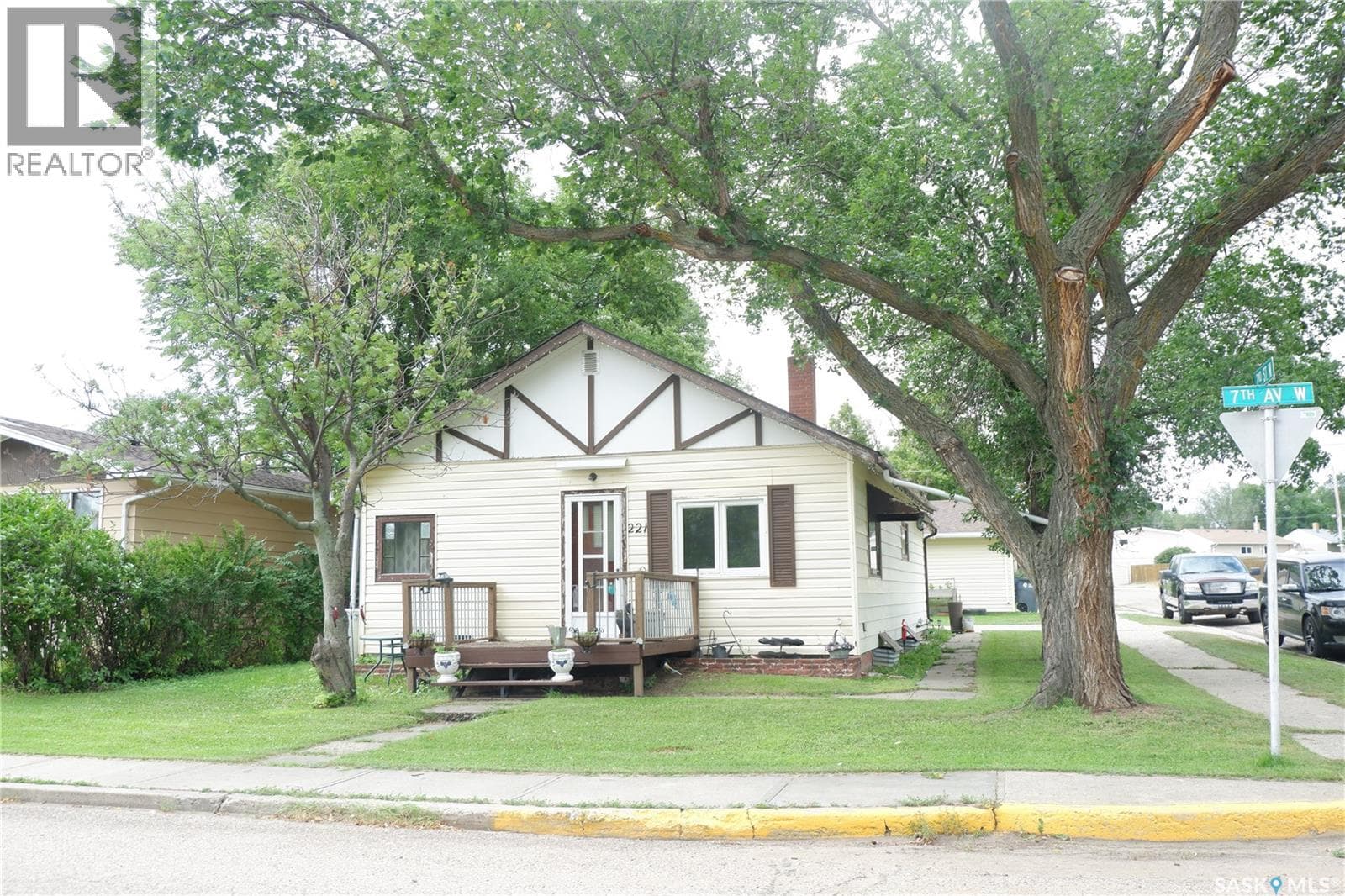 2 bed 2 bath single family at 221 7th AVENUE W — $89,900