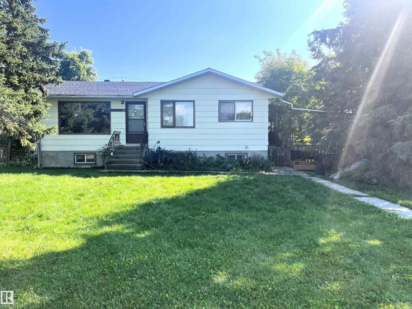 3 bed 2 bath single family at 4821 52 Ave — $159,500