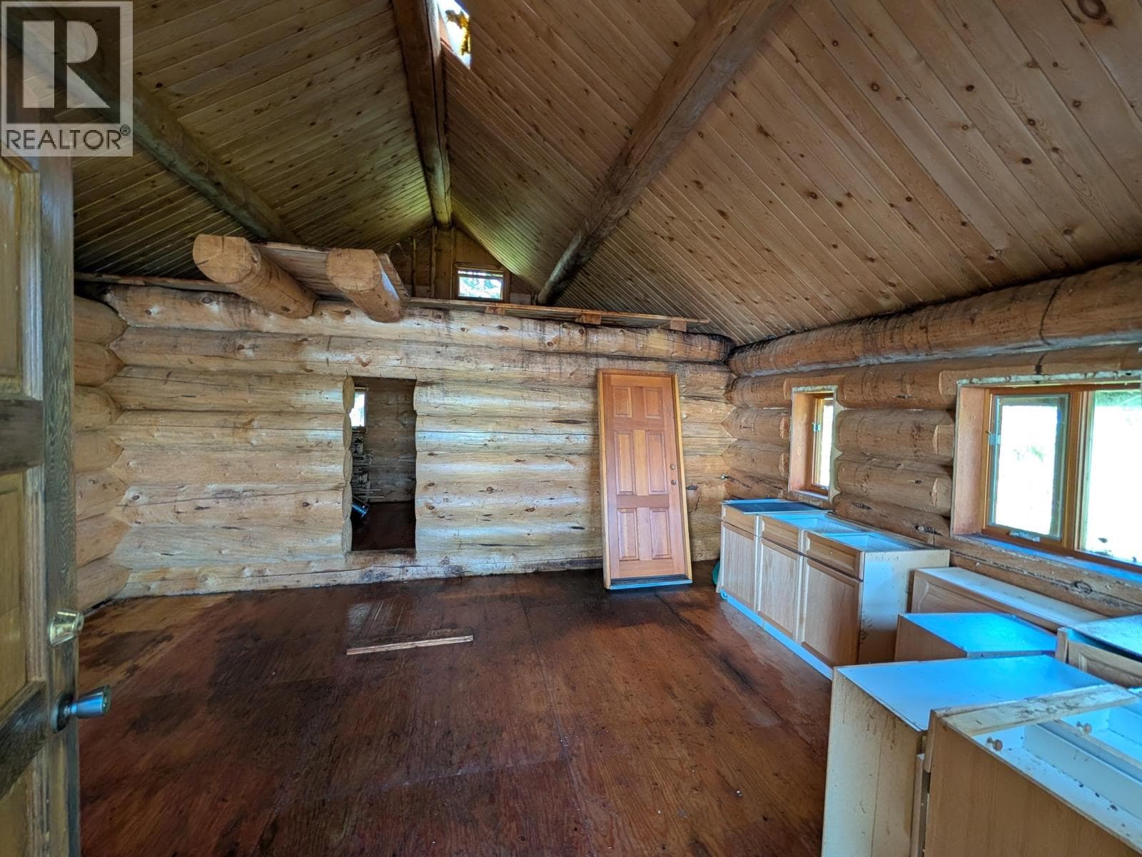 106360 N BABINE LAKE ROAD photo 4