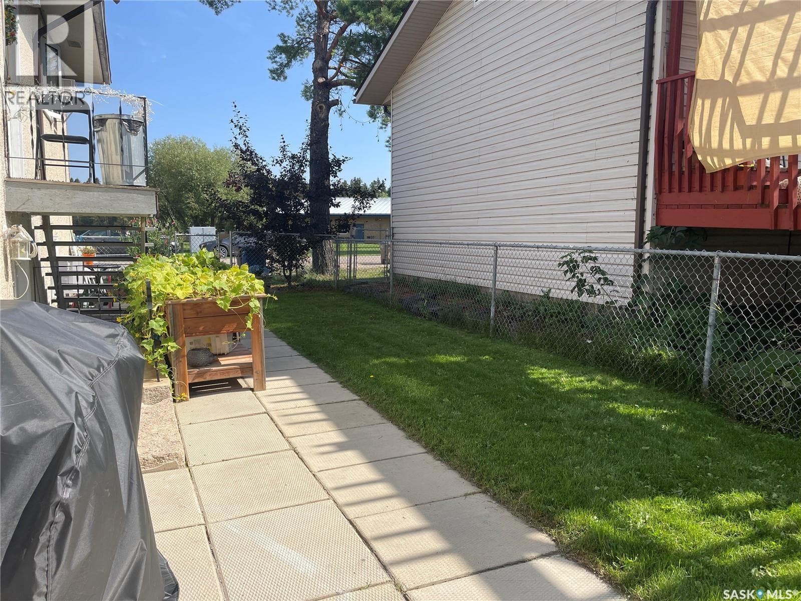 110 7th AVENUE S — photo 3