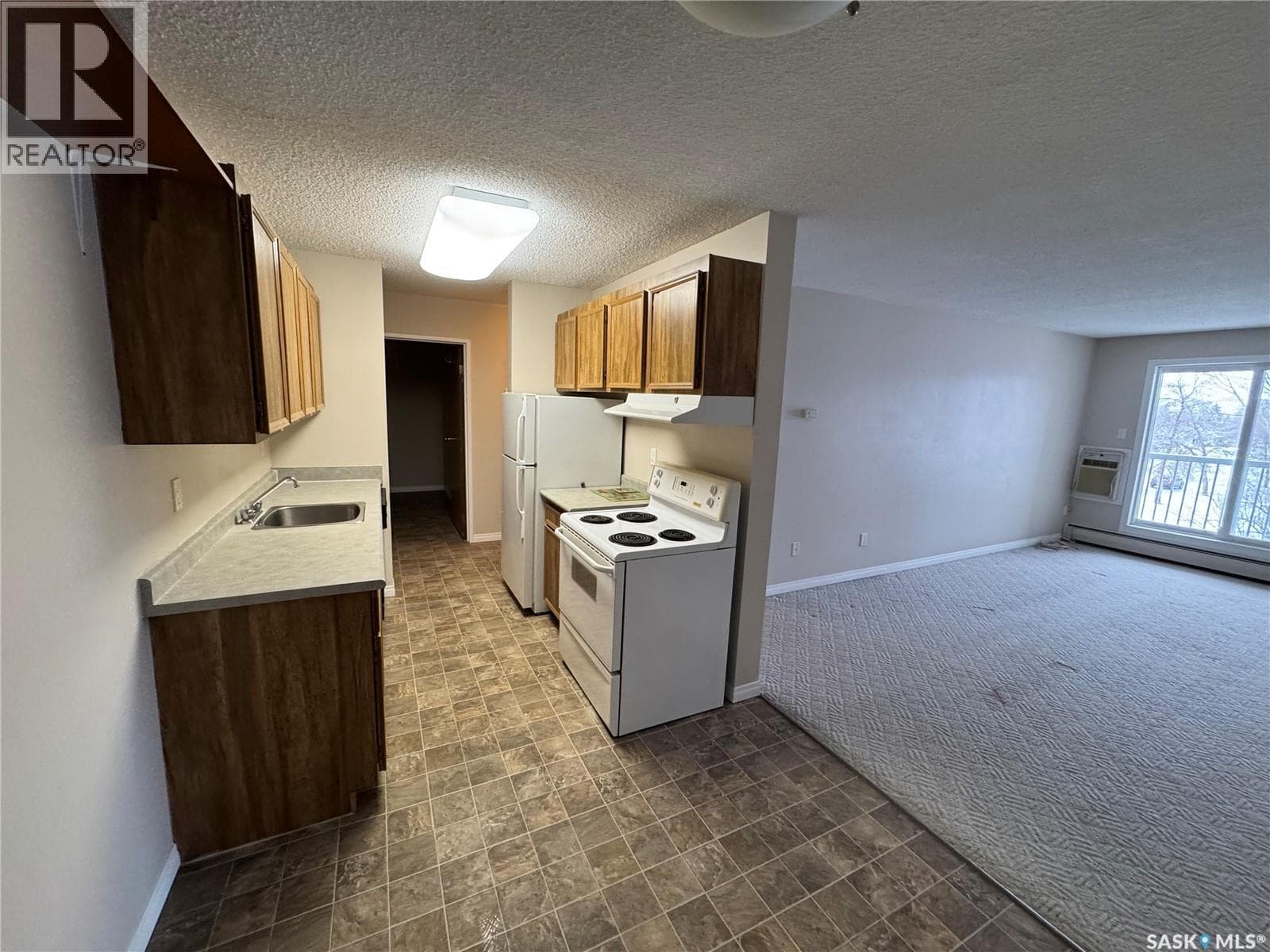 306 1808 EAGLESHAM AVENUE — photo 2