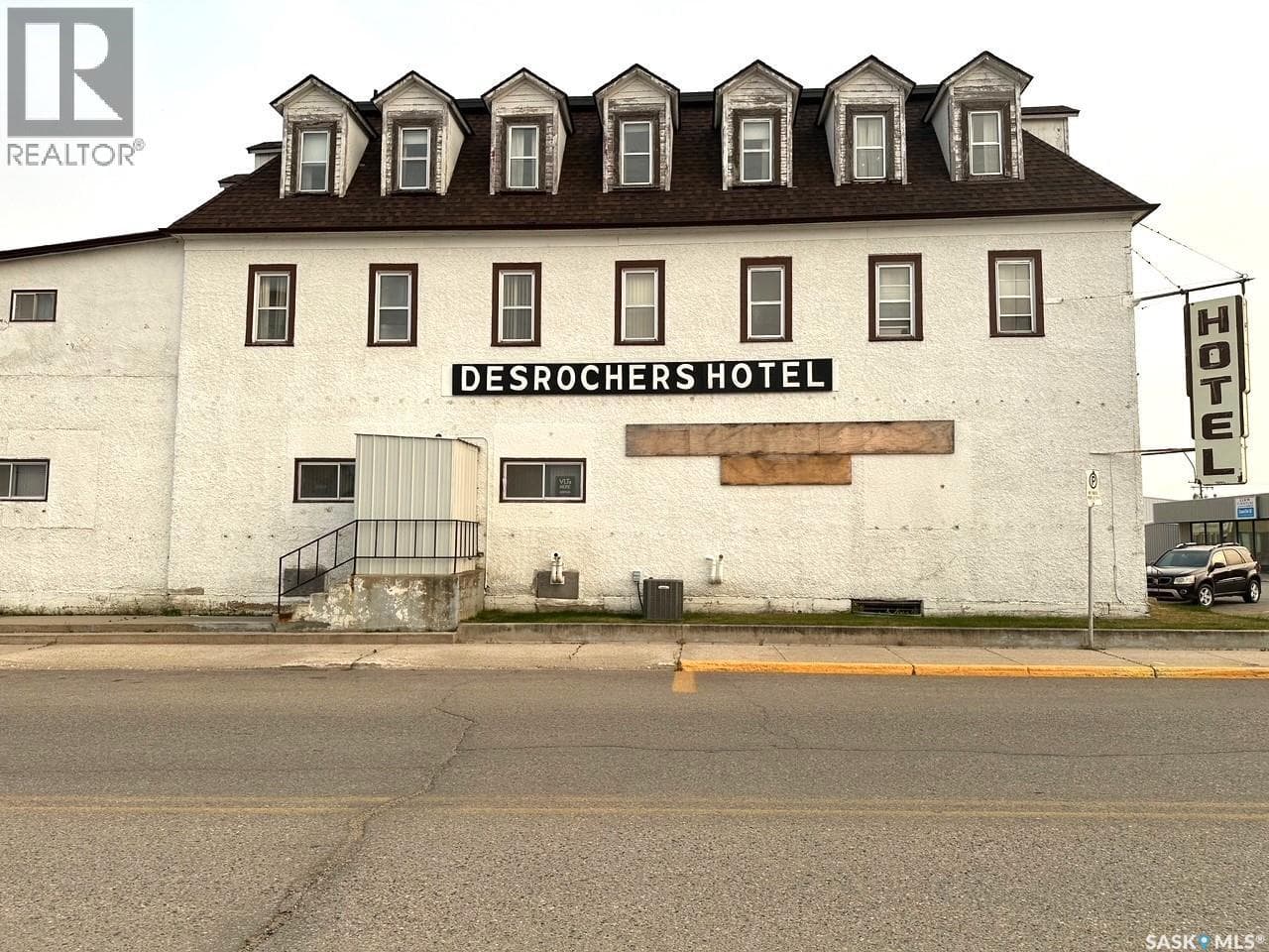 102 Churchill STREET — photo 4