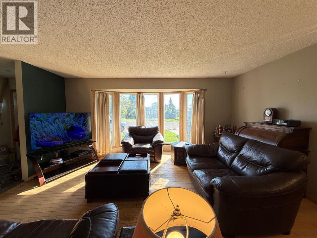 5804 48A Street — photo 5