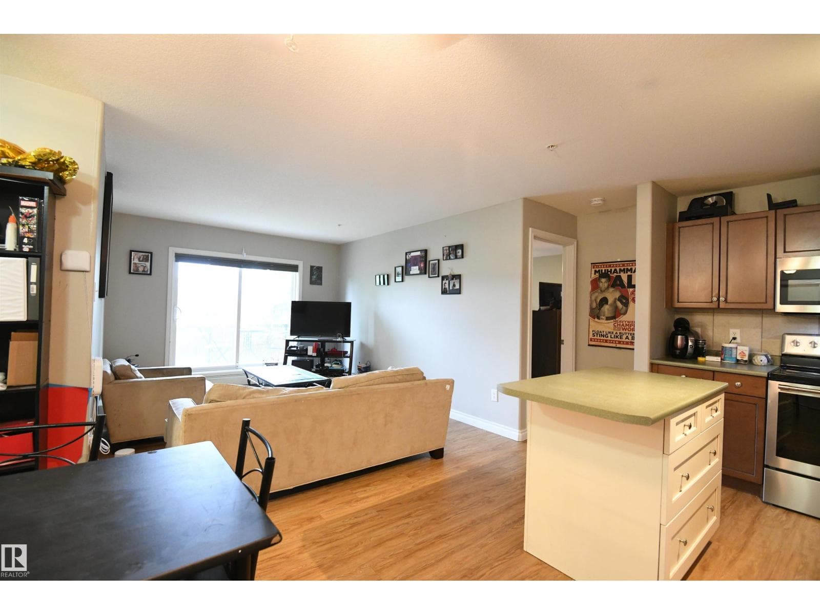 #130 50 WOODSMERE — photo 3