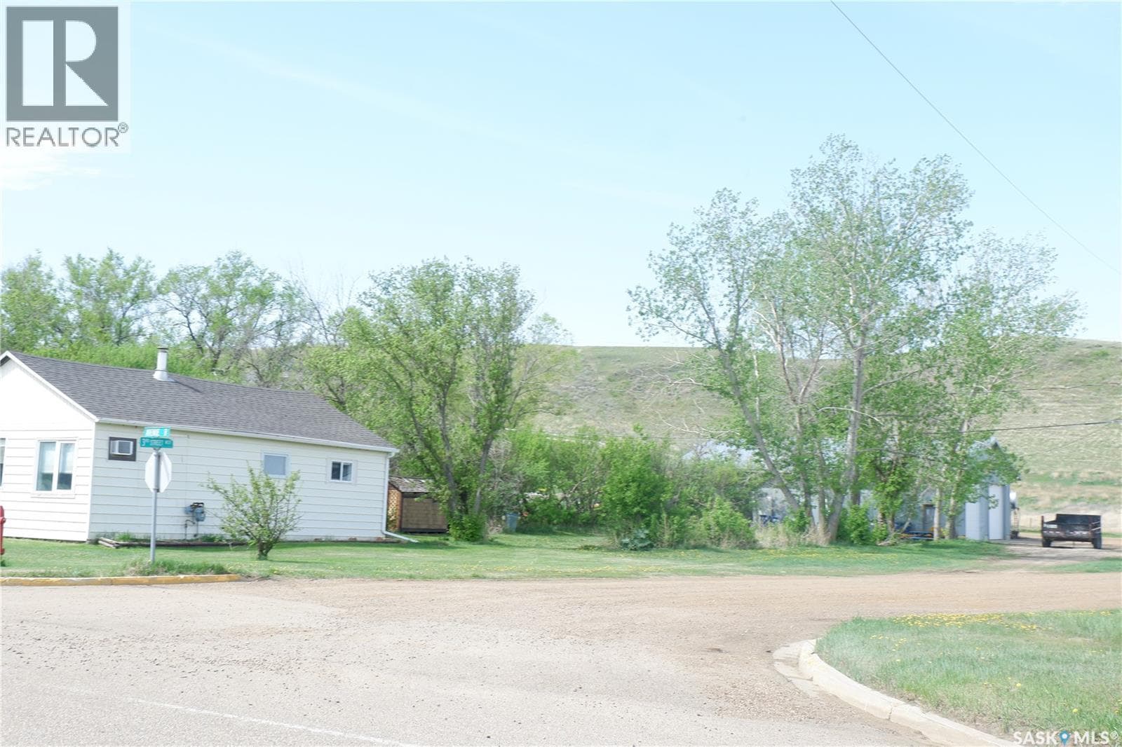 11 B AVENUE — photo 2