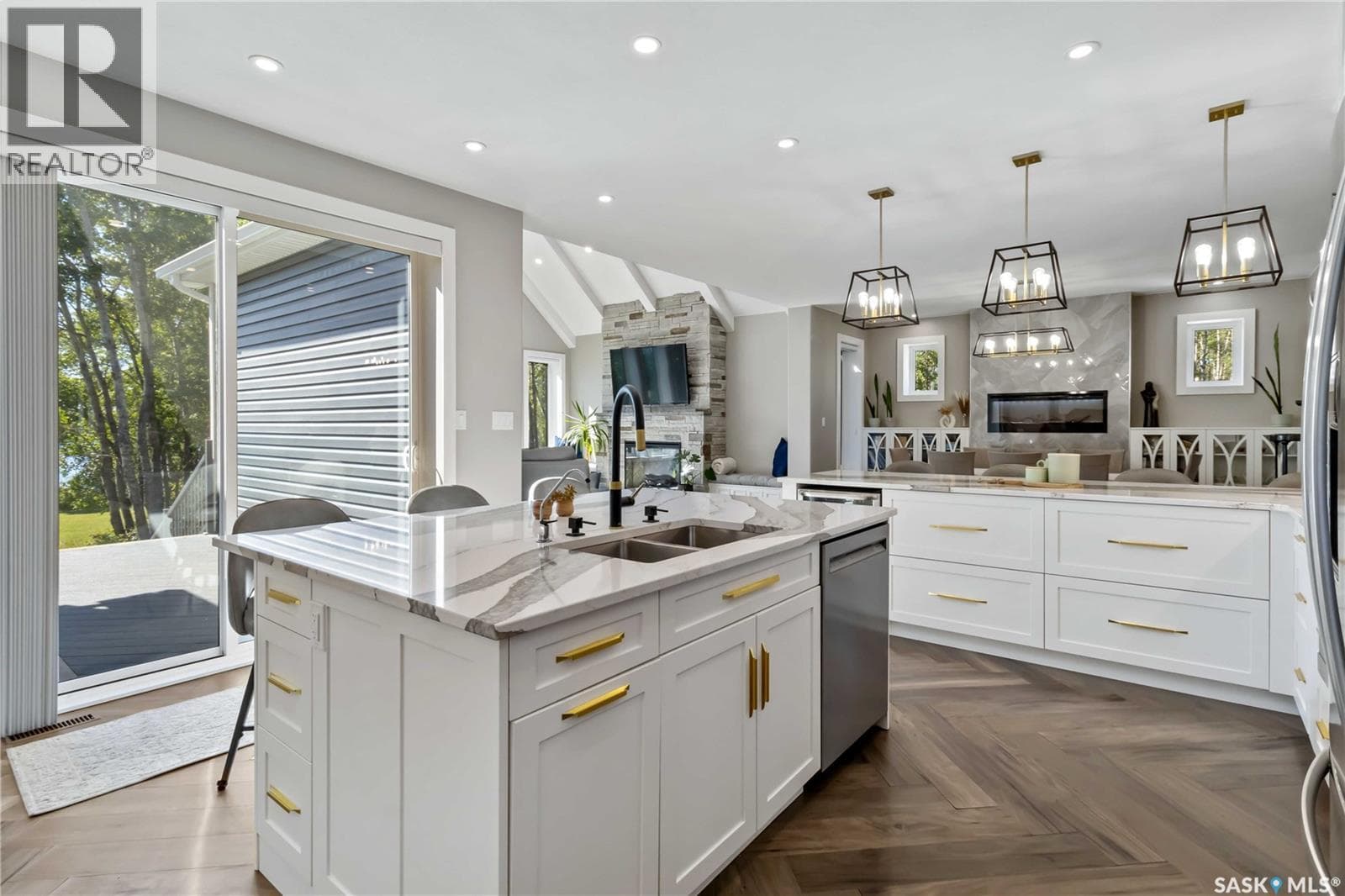 Lakefront Luxury on Little Loon — photo 3