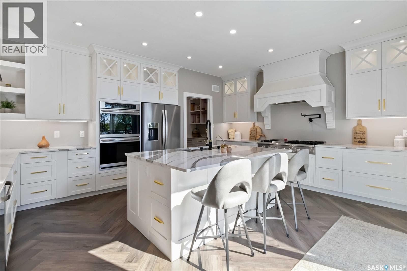 Lakefront Luxury on Little Loon — photo 4