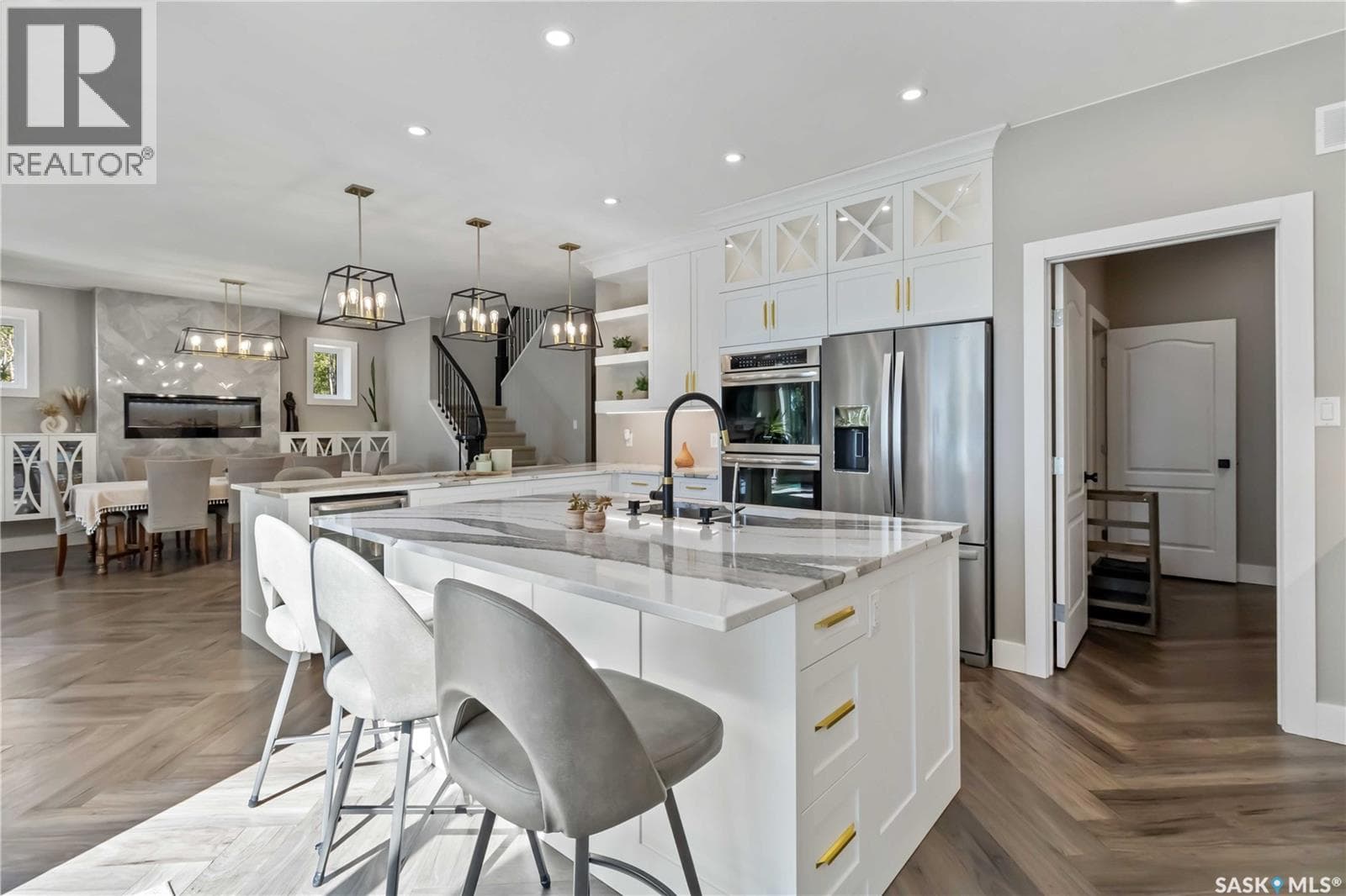 Lakefront Luxury on Little Loon — photo 5
