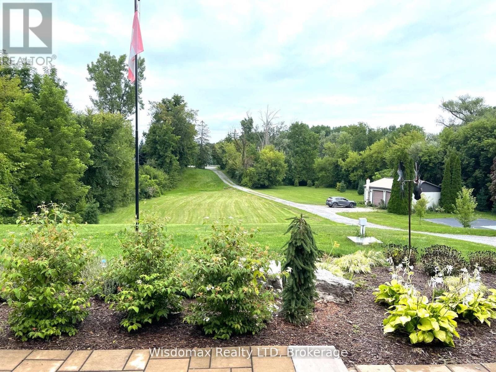 341 LAKESHORE ROAD photo 4