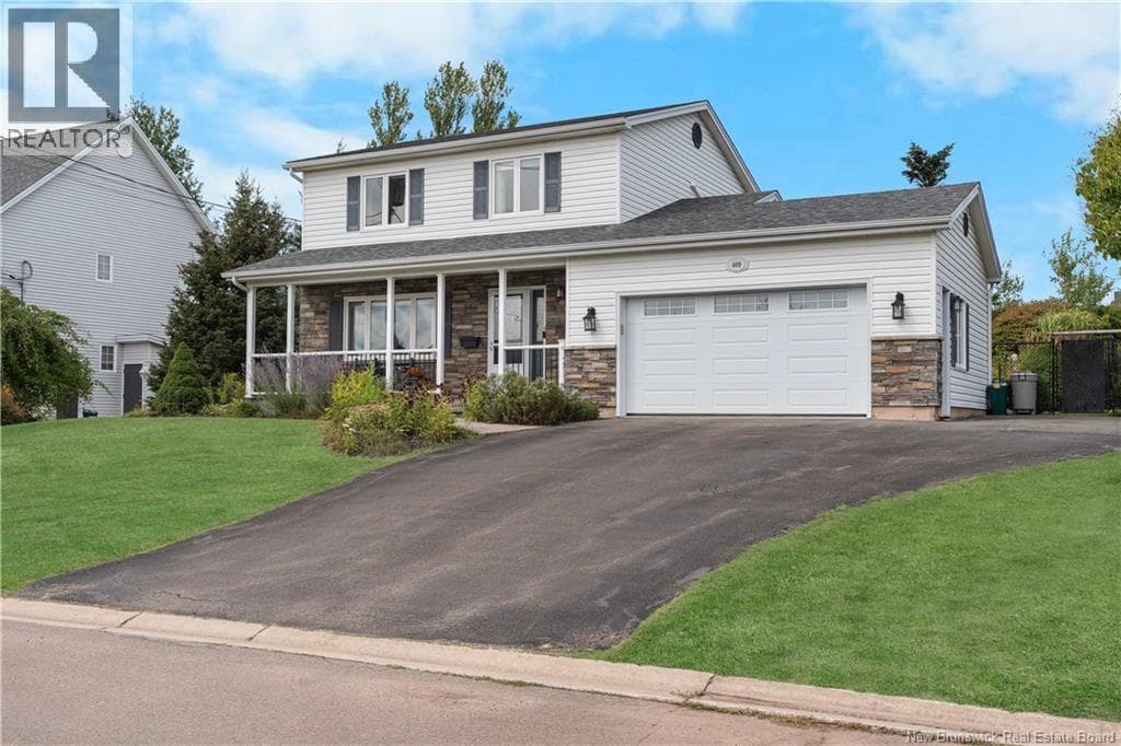 409 Gaspe Street photo 2