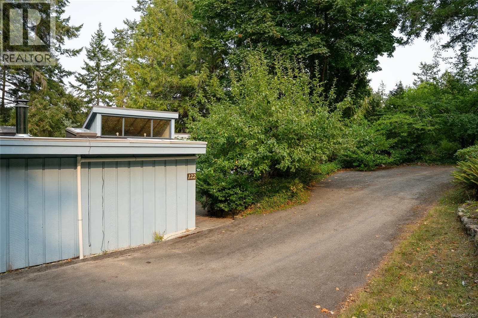 122 Ontario Pl photo 4