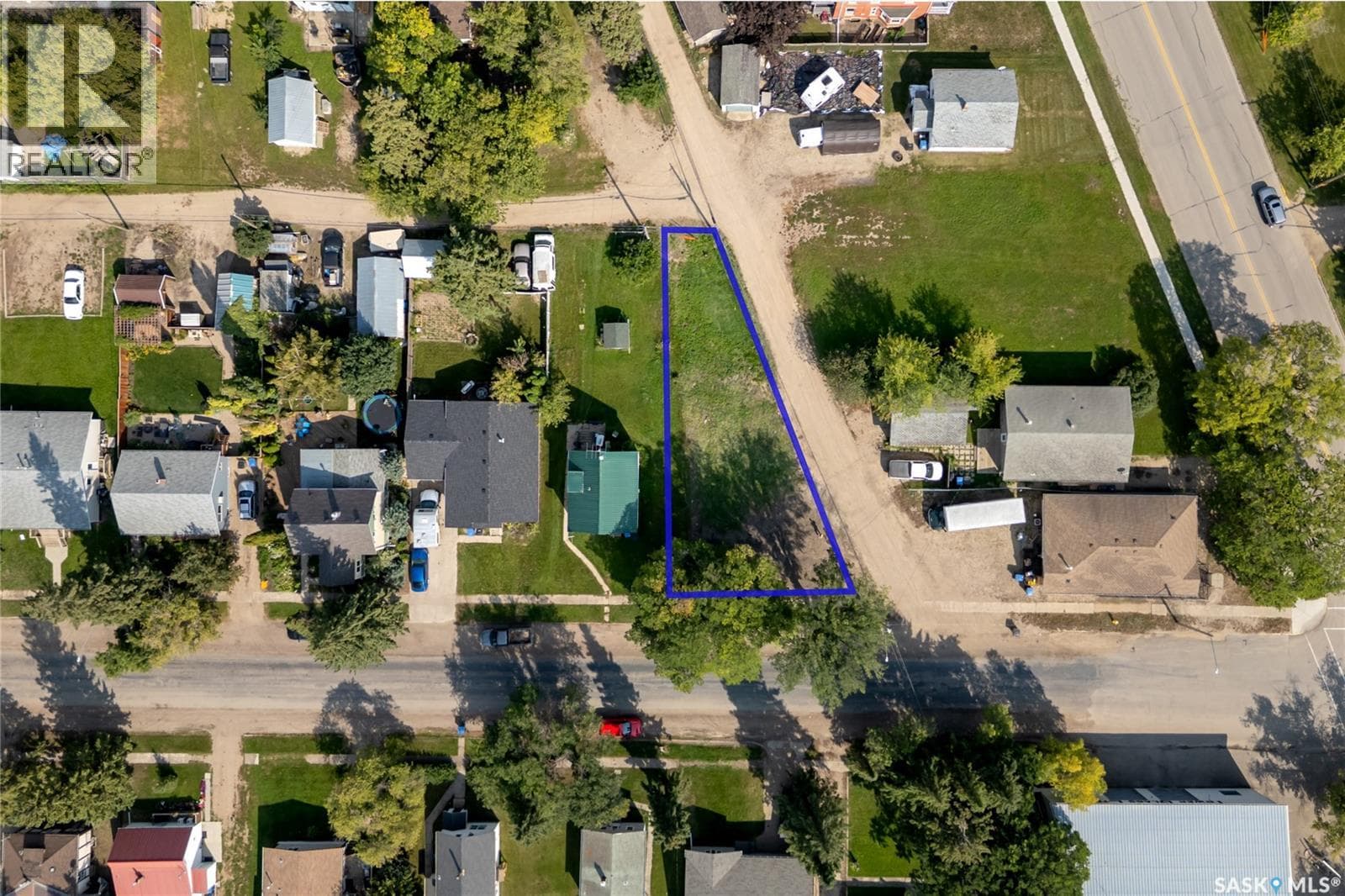 302 Burrows AVENUE W — photo 4