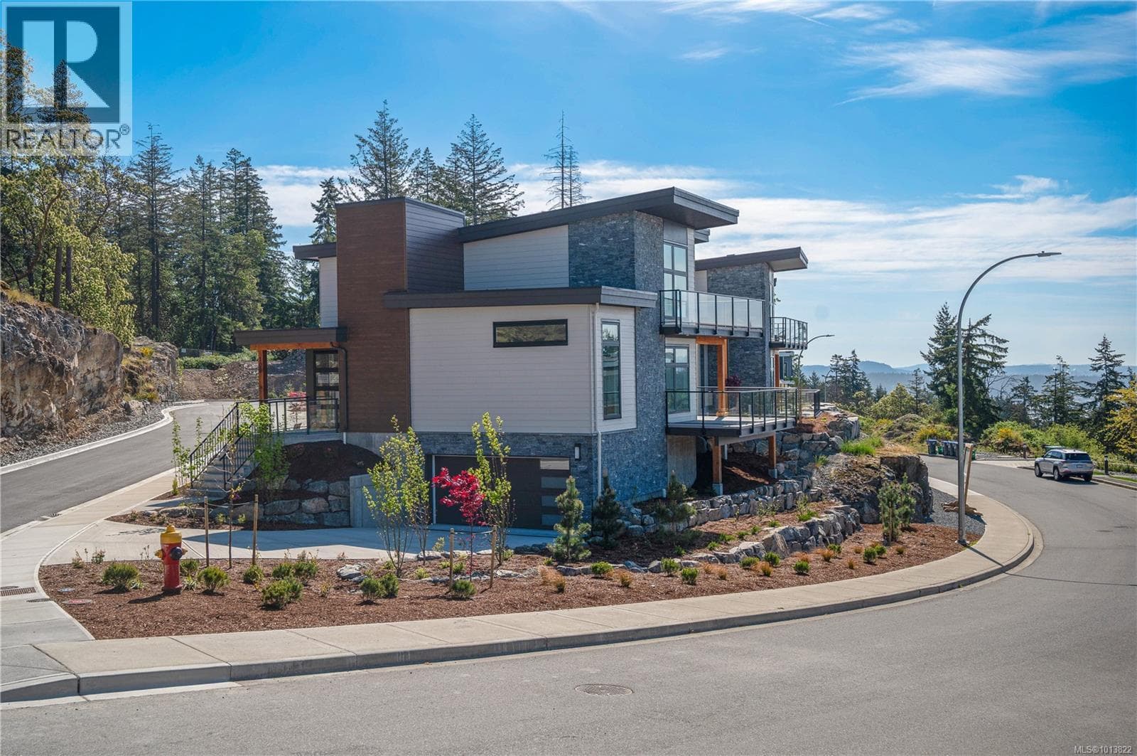 101 1220 Manzanita Pl photo 3