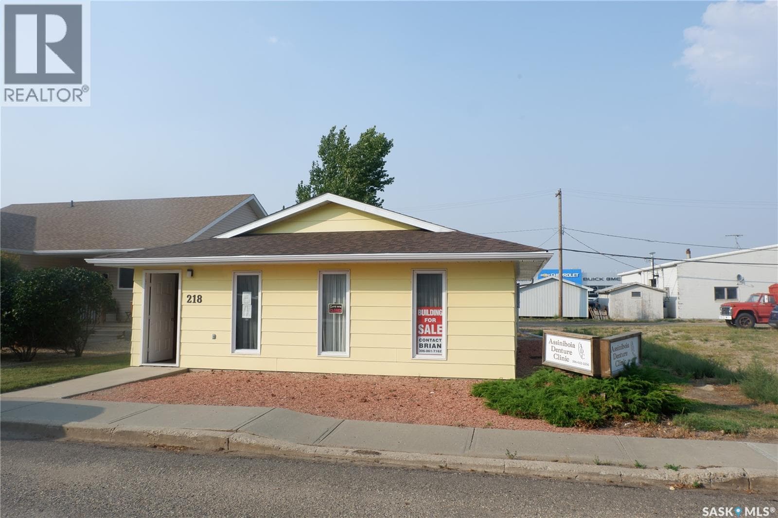 218 2nd AVENUE W photo 2