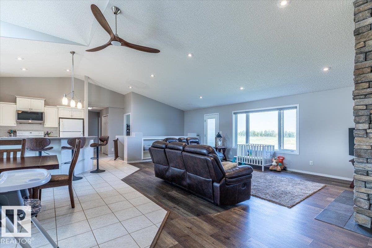 27318 TWP ROAD 482 — photo 4