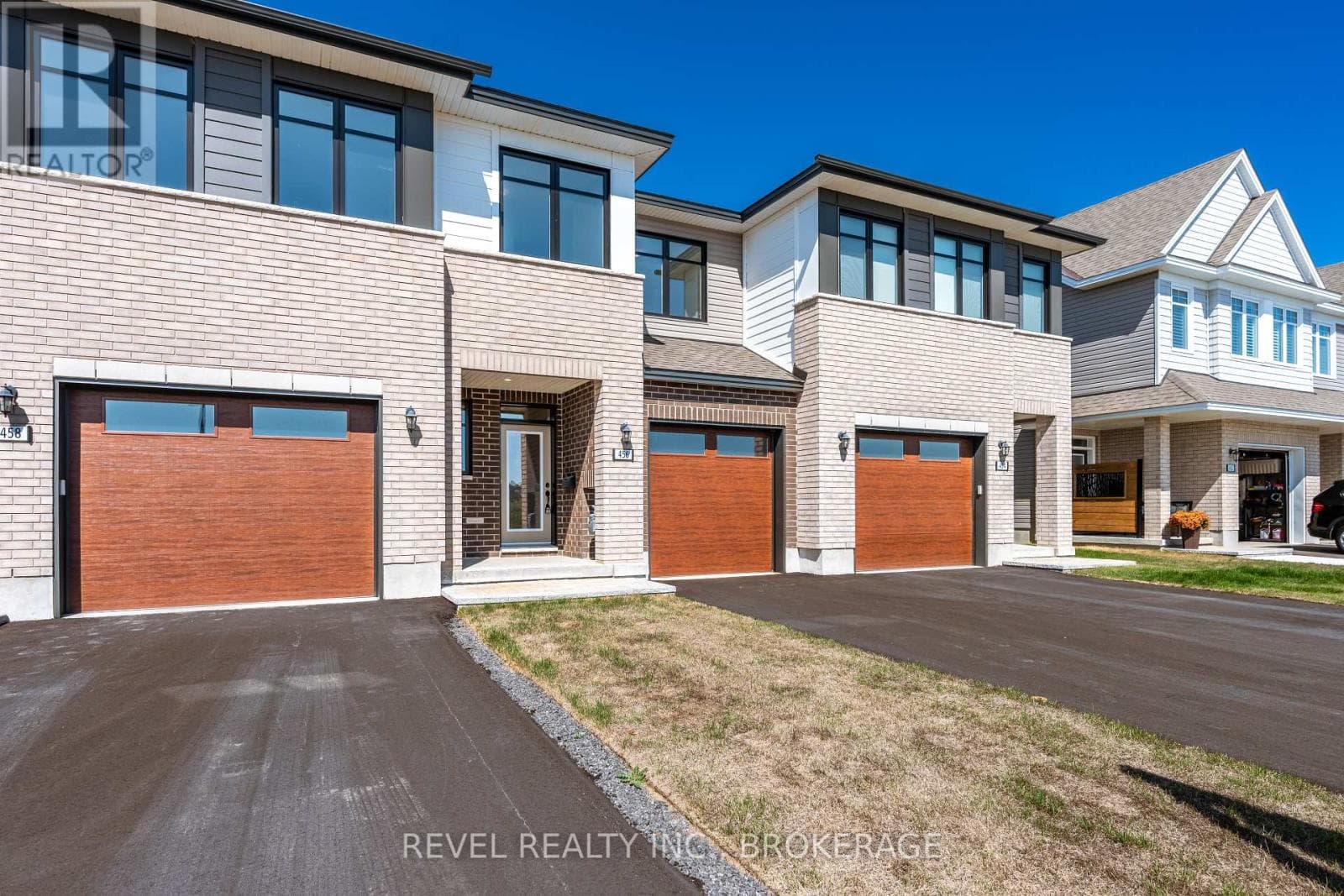 456 BUCKTHORN DRIVE photo 3