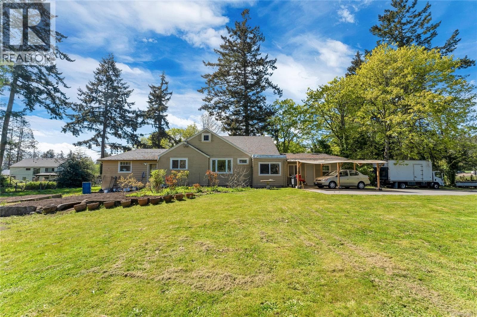 2 bed 1 bath single family at 753 Sayward Rd — $1,299,000