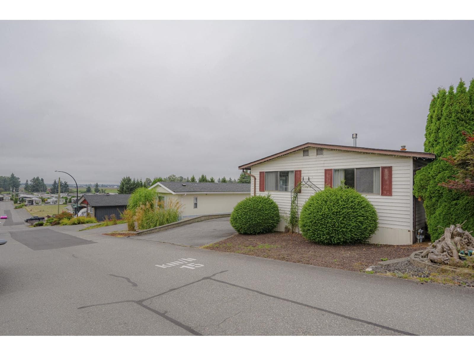 62 27111 0 AVENUE photo 5