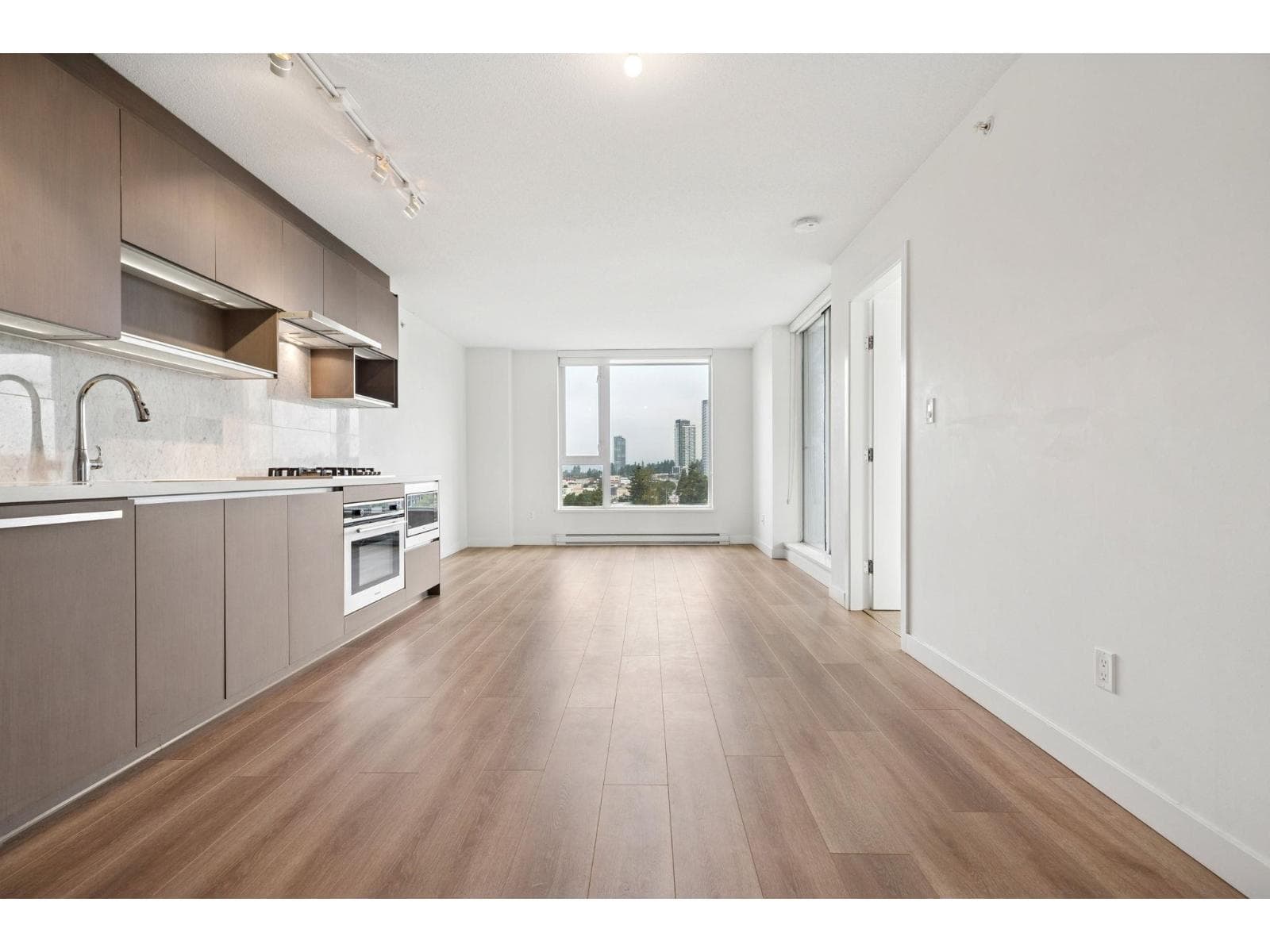 1512 13696 100 AVENUE photo 3