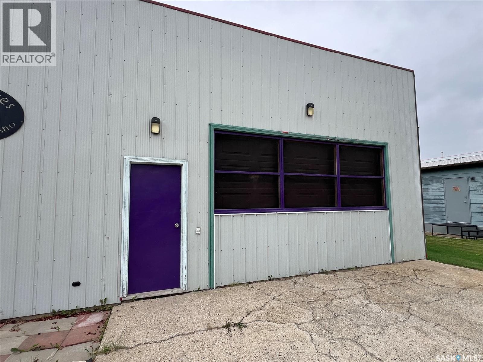 111 Railway AVENUE N — photo 3