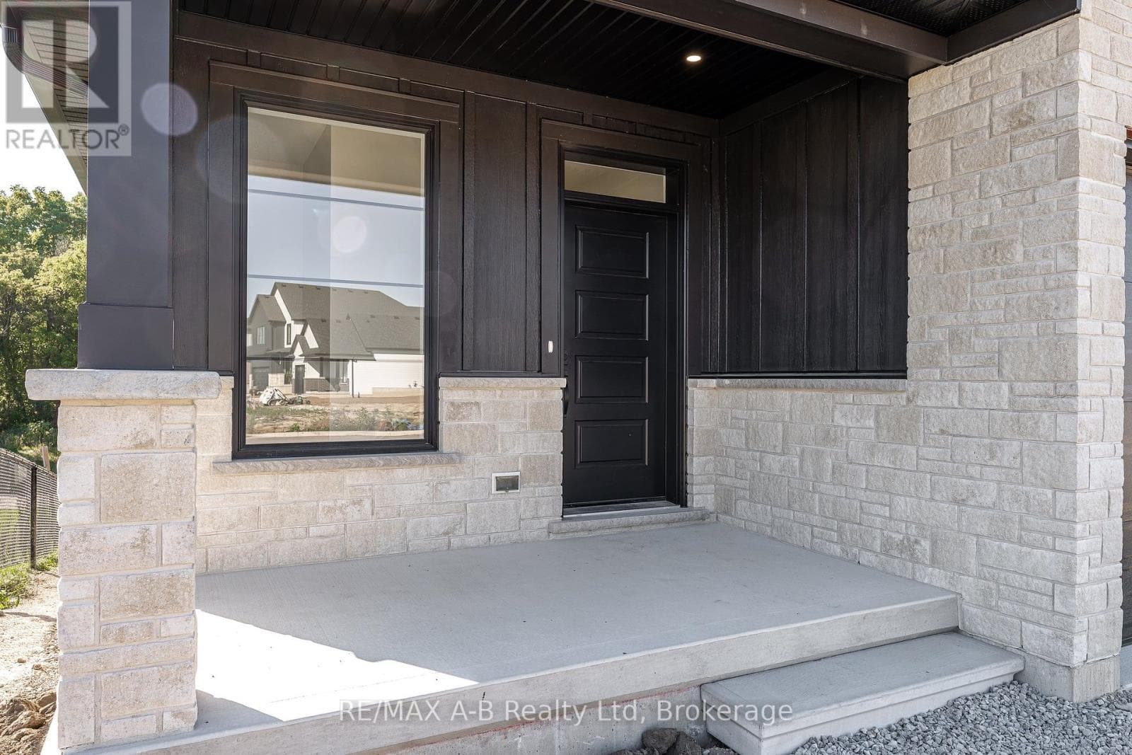 144 HOOPER STREET photo 3