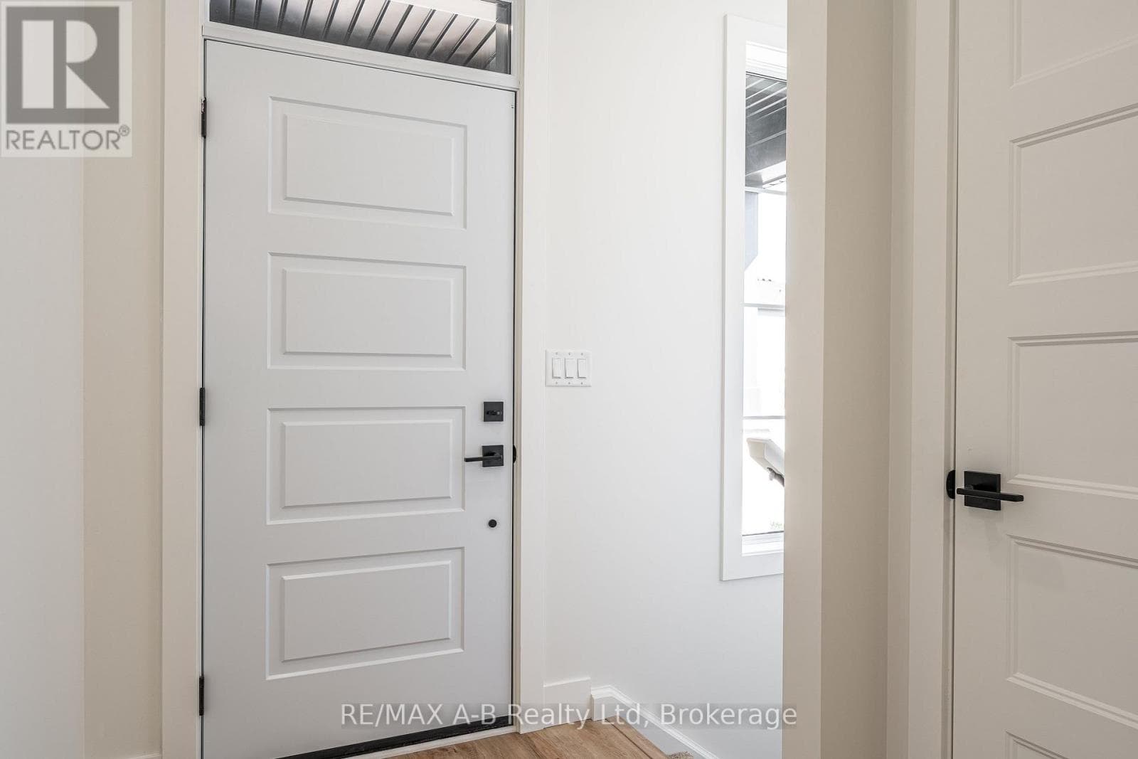 144 HOOPER STREET photo 4