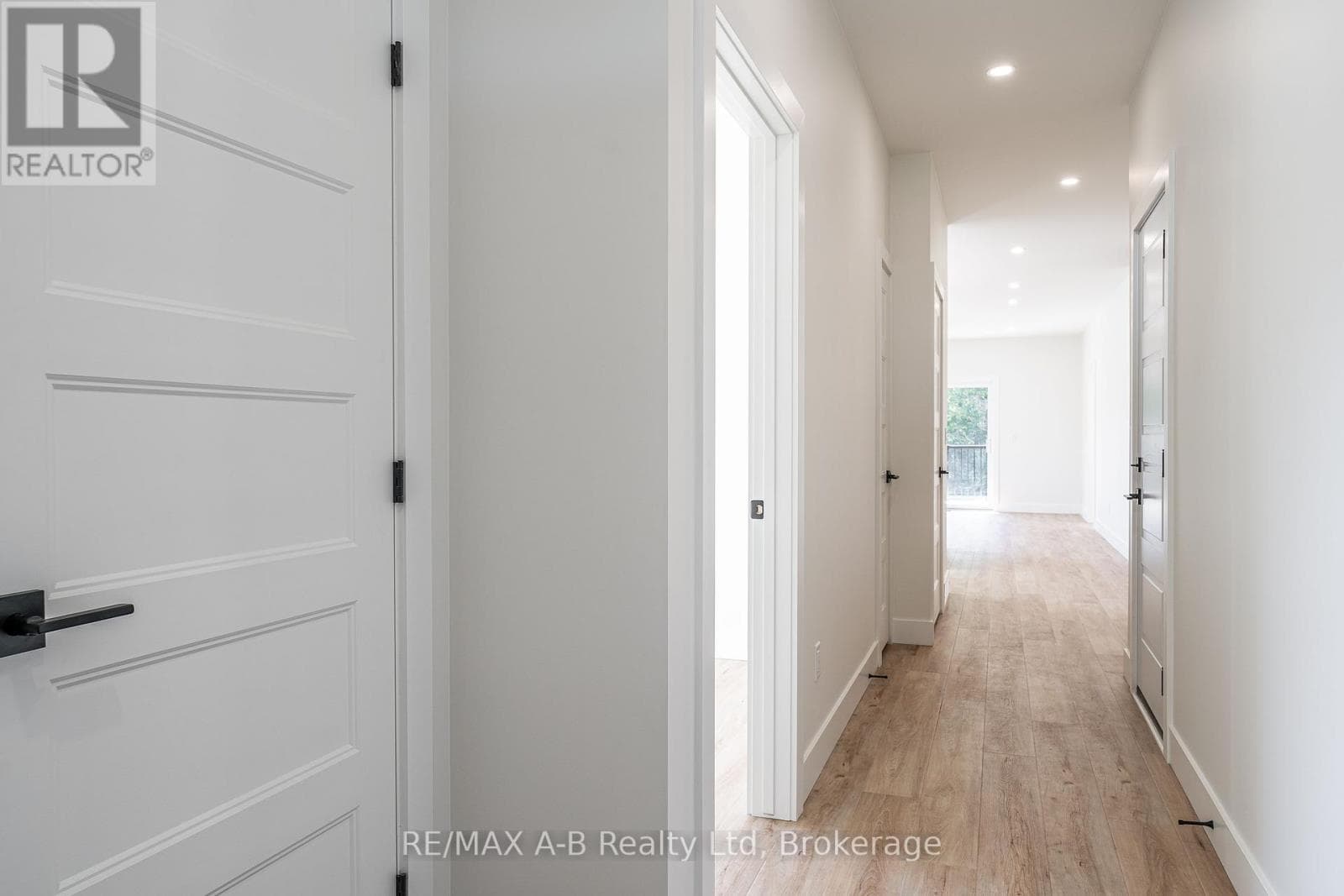 144 HOOPER STREET photo 5